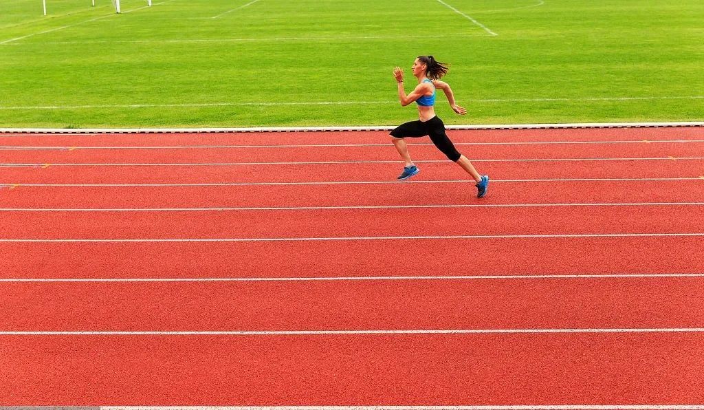 塑胶跑道分为哪几种类型,塑胶跑道常见质量问题及解决方案