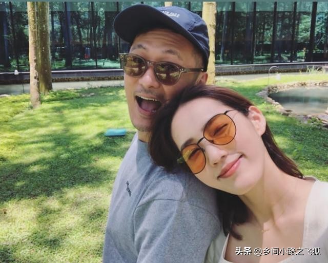 又一奶爸出现？余文乐带儿子Cody踢足球，父子同框超有爱