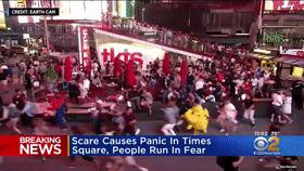 美民众草木皆兵：摩托车回火当枪声，时代广场数千人奔逃至少18伤