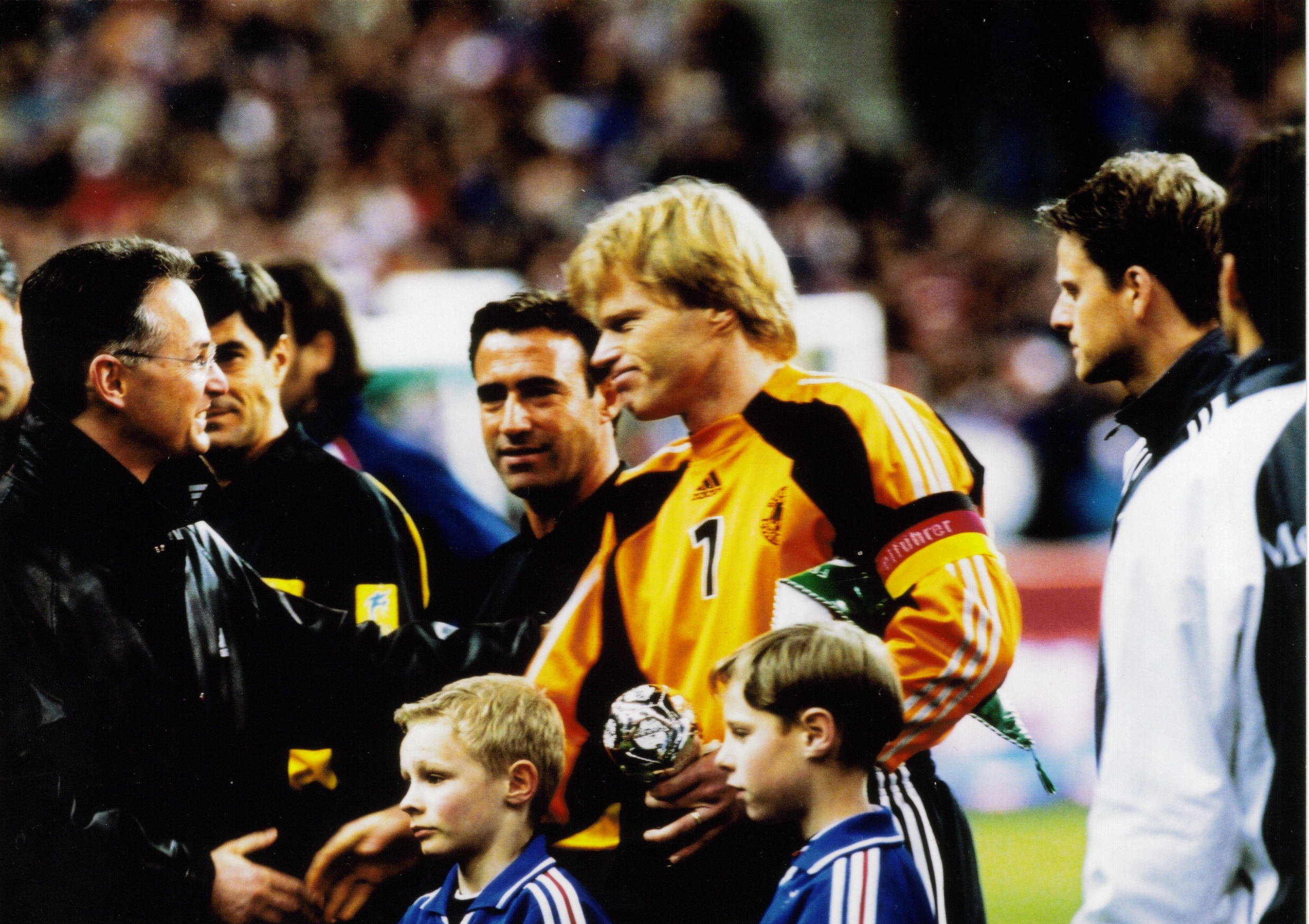 布冯当选iffhs评选的历史最佳门将,iffhs年度最佳门将候选