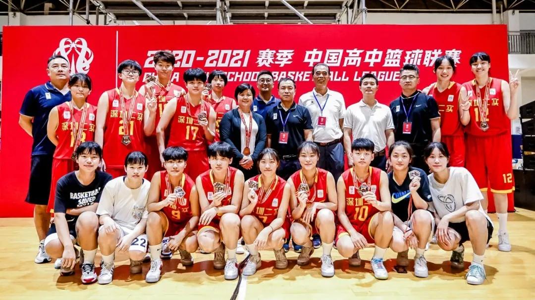 萌娃、萌宠纷纷抢镜!今年高考作文,深圳学生躺赢?