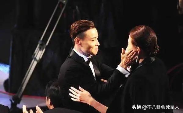 川渝女婿出名“怕老婆”，这5位男明星是典型，有的还跨国上门