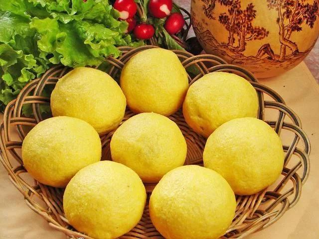 酸菜馅菜团子的家常做法玉米面,怎么才能把菜团子做的皮薄大馅