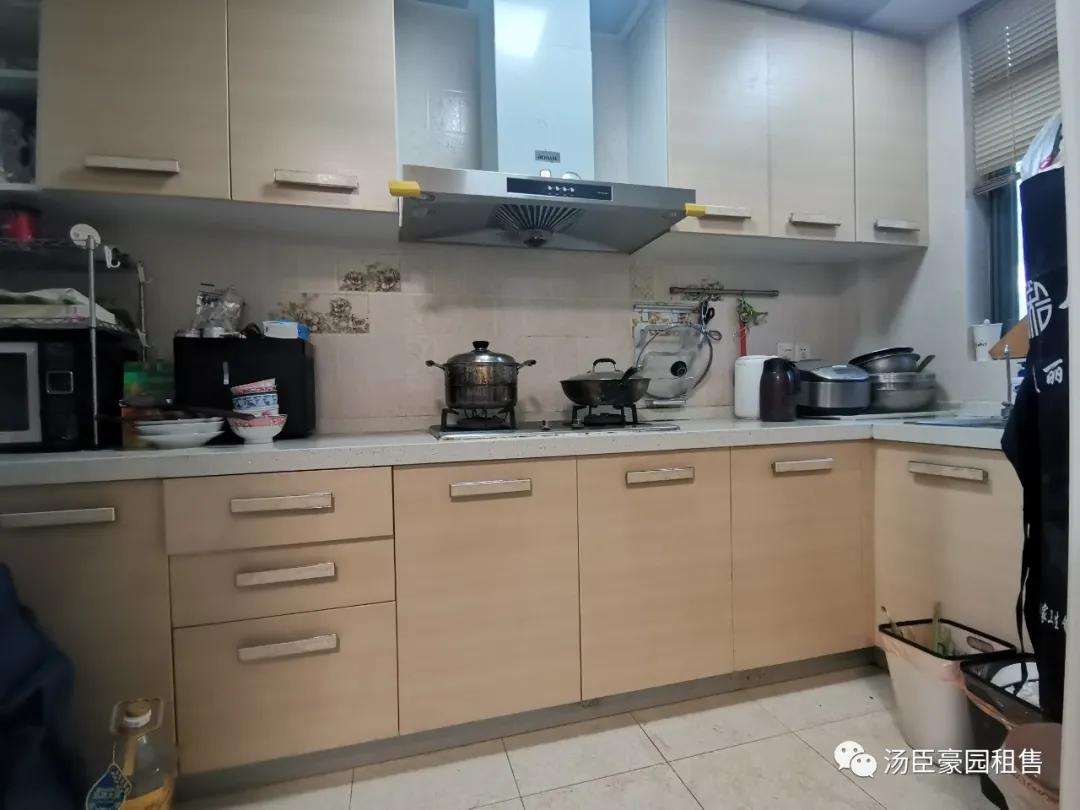 张江汤臣豪园四期新挂牌109㎡大两房一套，精装修诚意出售