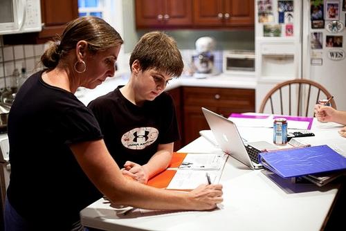 遇到问题都喜欢叫妈妈,孩子一遇到问题就喊妈妈怎么解决