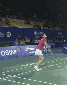 羽毛球网前扑球挥拍技巧,羽毛球挥拍技巧