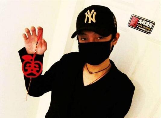 斗鱼直播蓝战非,斗鱼2019年度十大主播现在怎样了