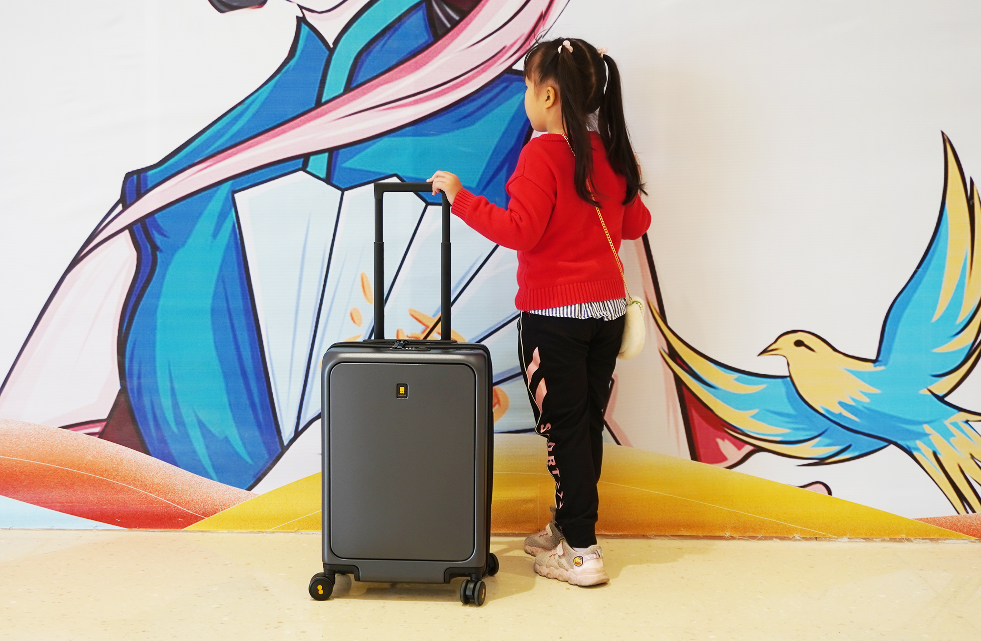 出差旅行行李箱怎么选，地平线8号拉杆箱颜值高又实用