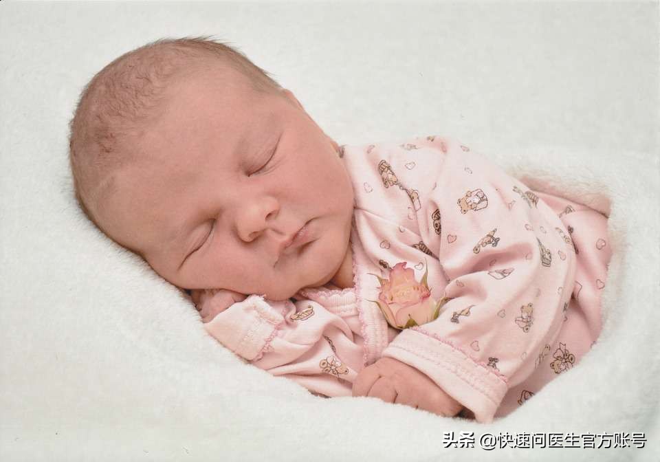 新生儿出现这几种异常状况不要慌,新生儿哪六种异常现象不必惊慌呢