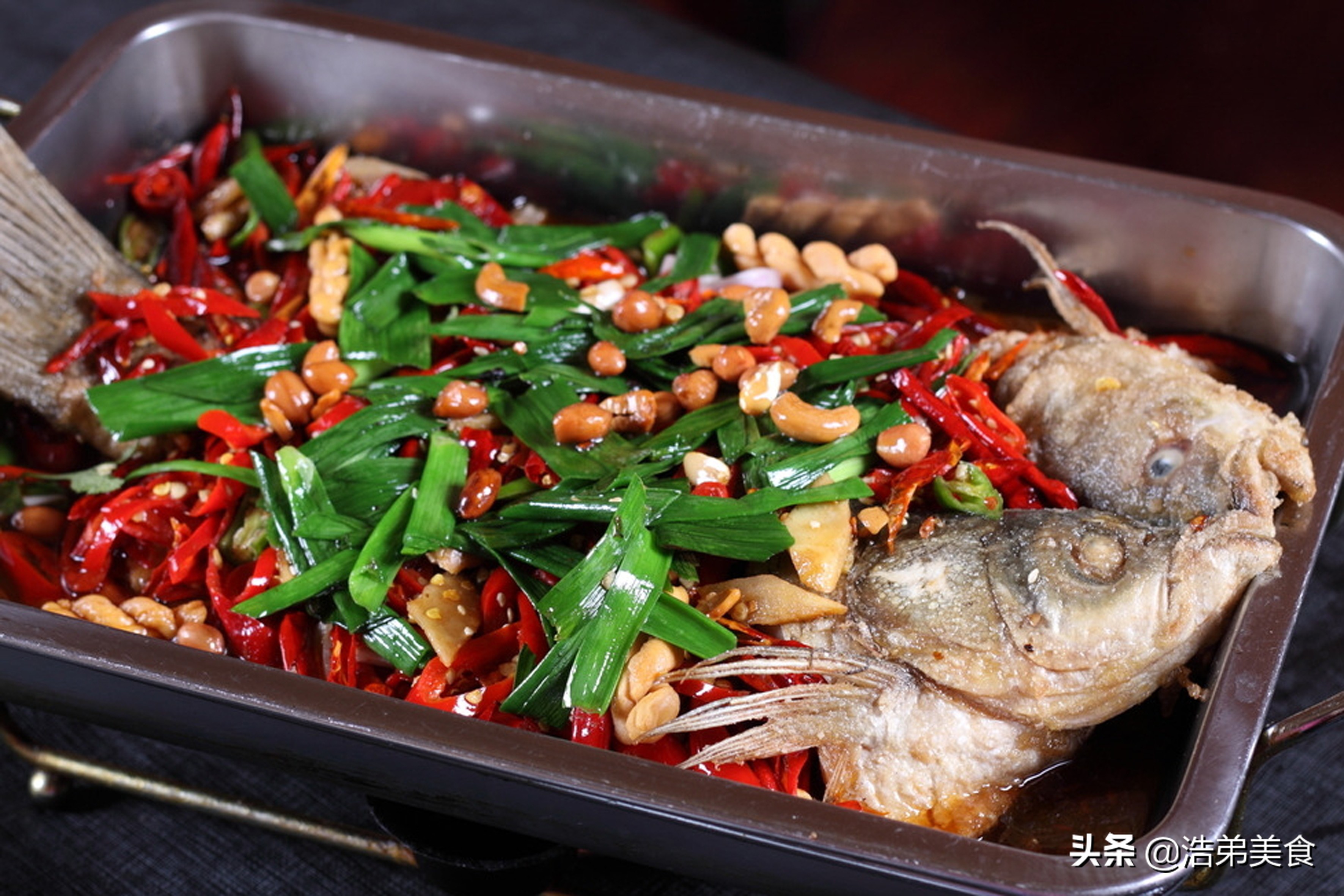 烤鱼店制作烤鱼全过程,厨师长秘制烤鱼配方分享