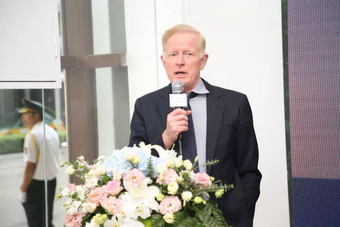 德国最新治疗近视技术,德国医生近视眼手术