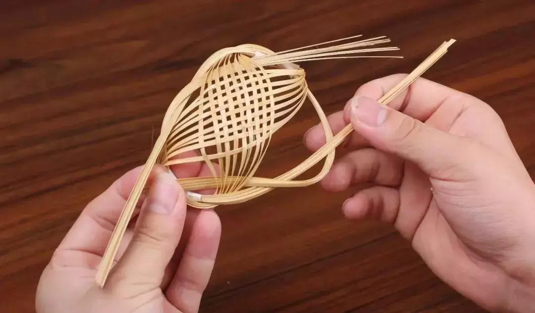 巴奴非遗竹编发簪怎么戴,简单的手工木制发簪教程