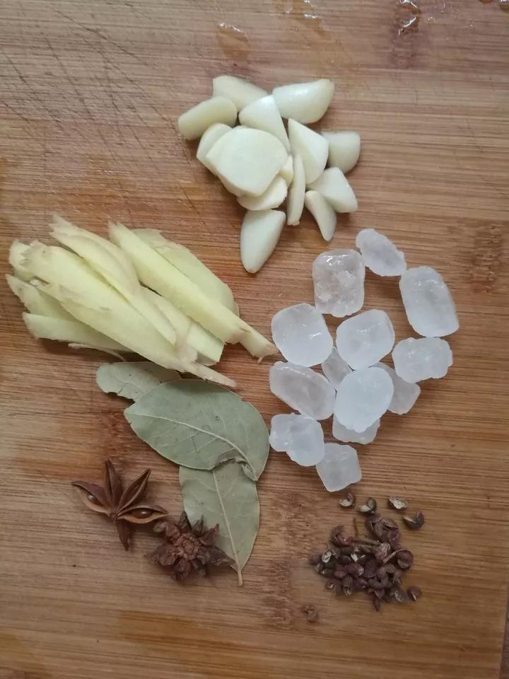 皇后金锅猪蹄做法,延边皇后锅猪蹄