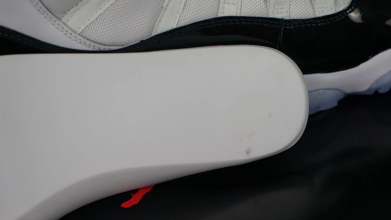 耐克aj11黑红,耐克aj11开箱