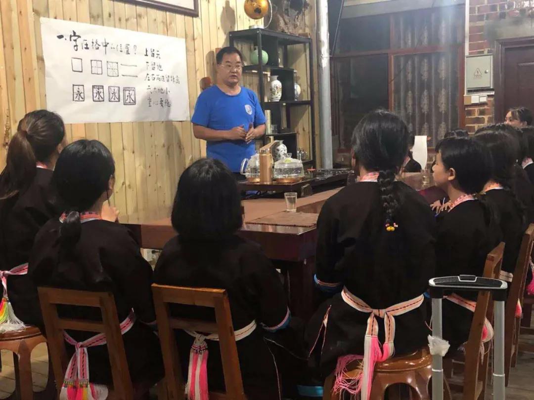 这帮人五一用爱心启航，一起为广西凌云大山的孩子点燃艺术之梦！