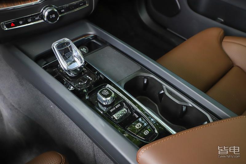 沃尔沃xc60插电混动2022年升级,沃尔沃xc60纯电值不值得买