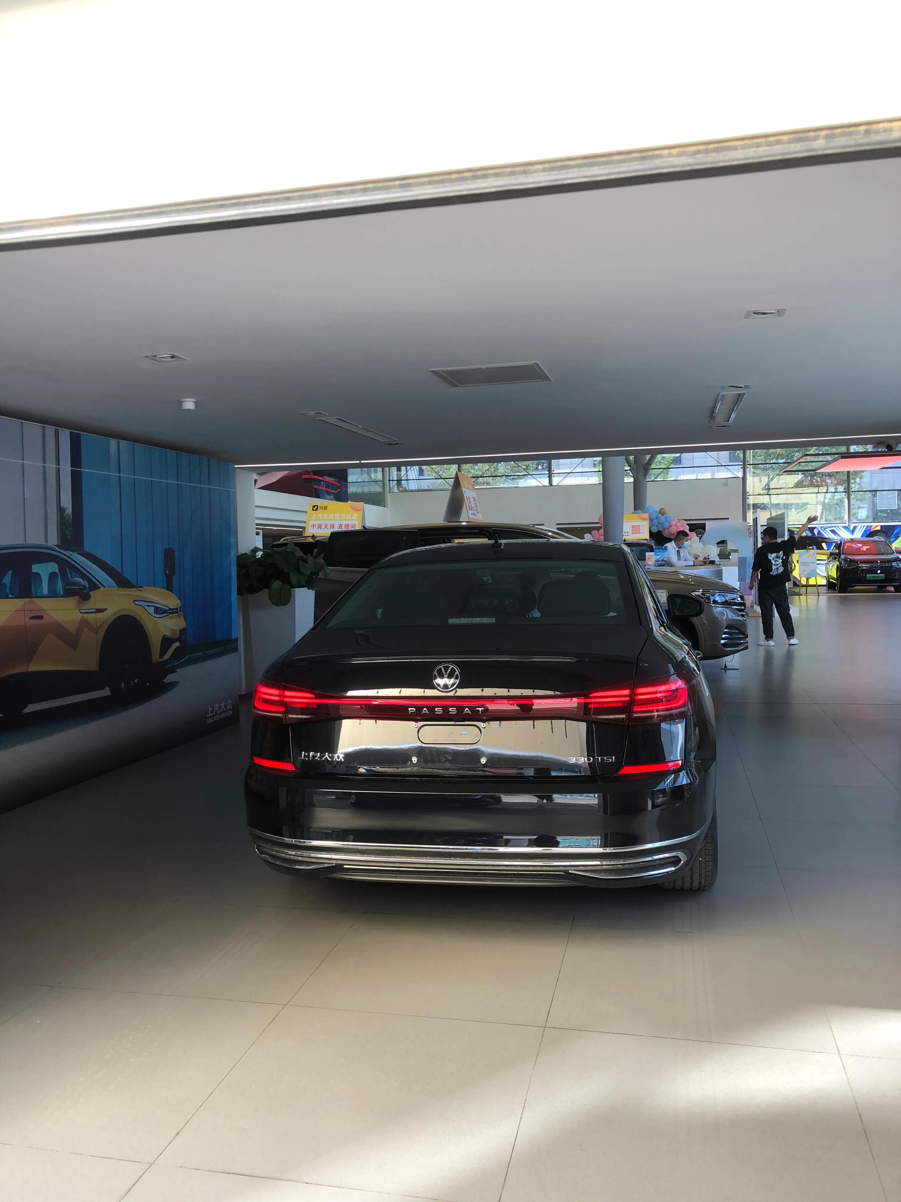 十二月份买帕萨特的感受,21万买个蒙迪欧值得吗