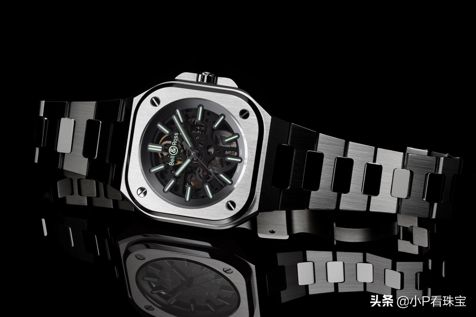 贝尔与罗斯Bell＆Ross推出BR05SkeletonNightlum镂空和夜光的方表
