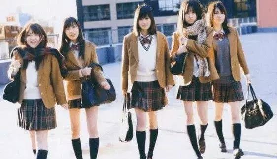 羡慕能驾驭各种靴子的“腿精们”？不如快来拯救我们的大长腿吧