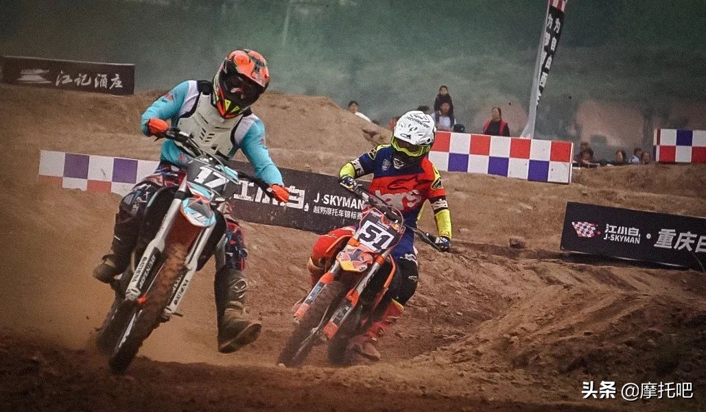 这摩托真好喝。。。不对....这酒真好骑！