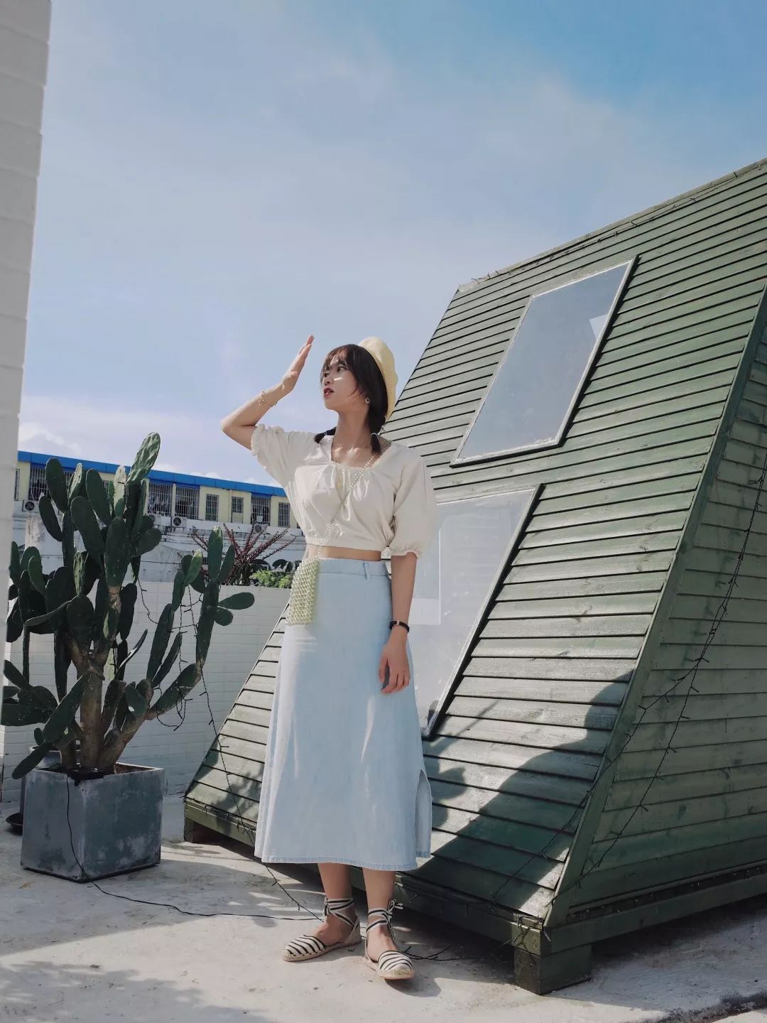 牛油果绿穿出夏季里自己的风格,牛油果色跟什么颜色一起穿才好看