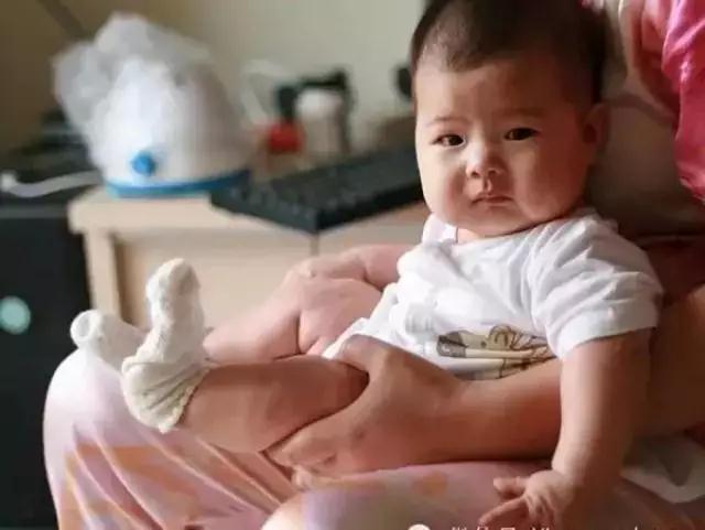 儿科医生告诉你，把屎把尿危害大，3点危害要远离