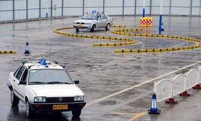 科目二考试下大雨怎么办,科目二暴雨天气练习