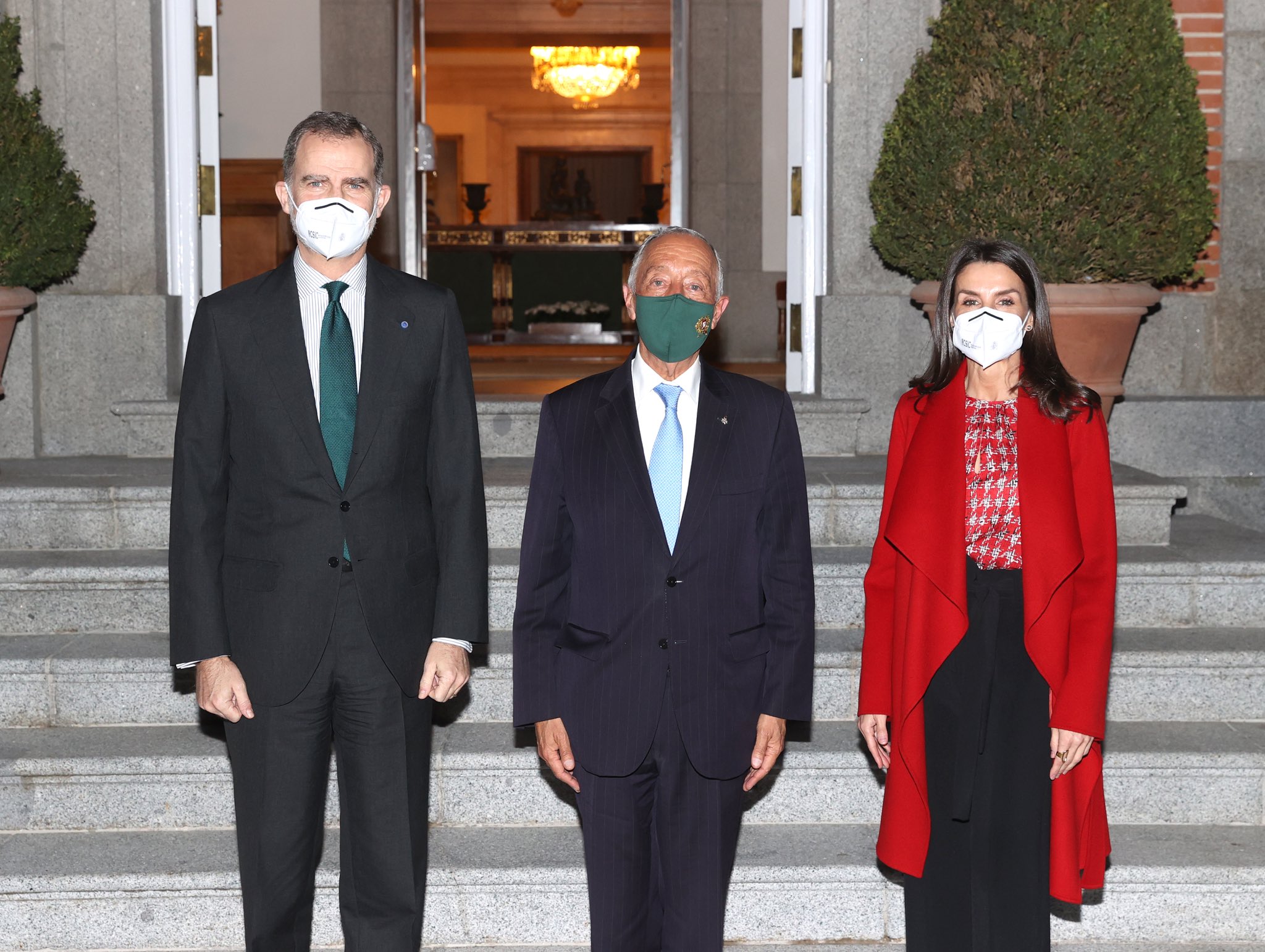 梅根凯特穿搭,梅根凯特穿碎花裙