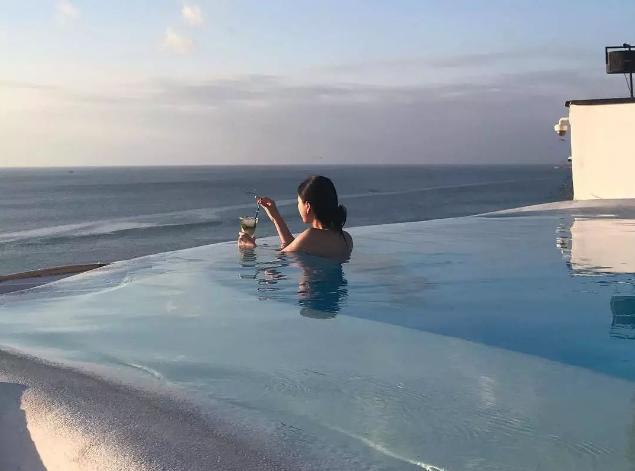 小姐姐分享自拍的“羞羞”日常，引百万人围观