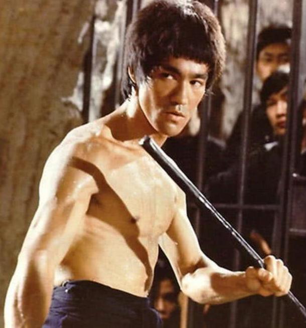 孙杨的腹肌，C罗的大腿肌，这些体坛最出名的肌肉却都不敌他一人