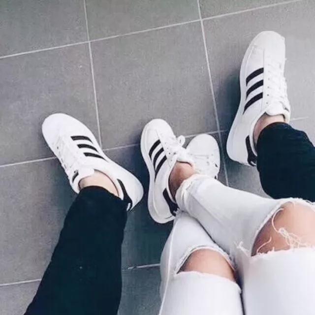 穿不了高跟鞋穿裙子搭配什么鞋,穿不了高跟穿不了裙子