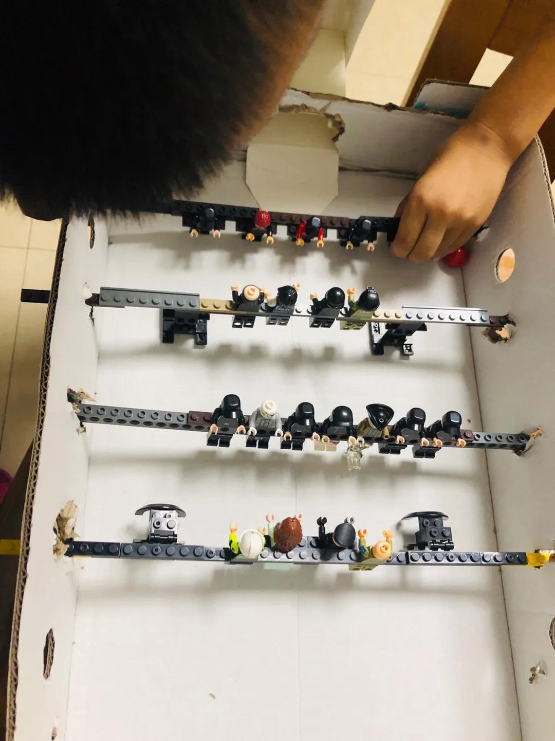 儿童手工制作桌上足球,幼儿园自制桌上足球