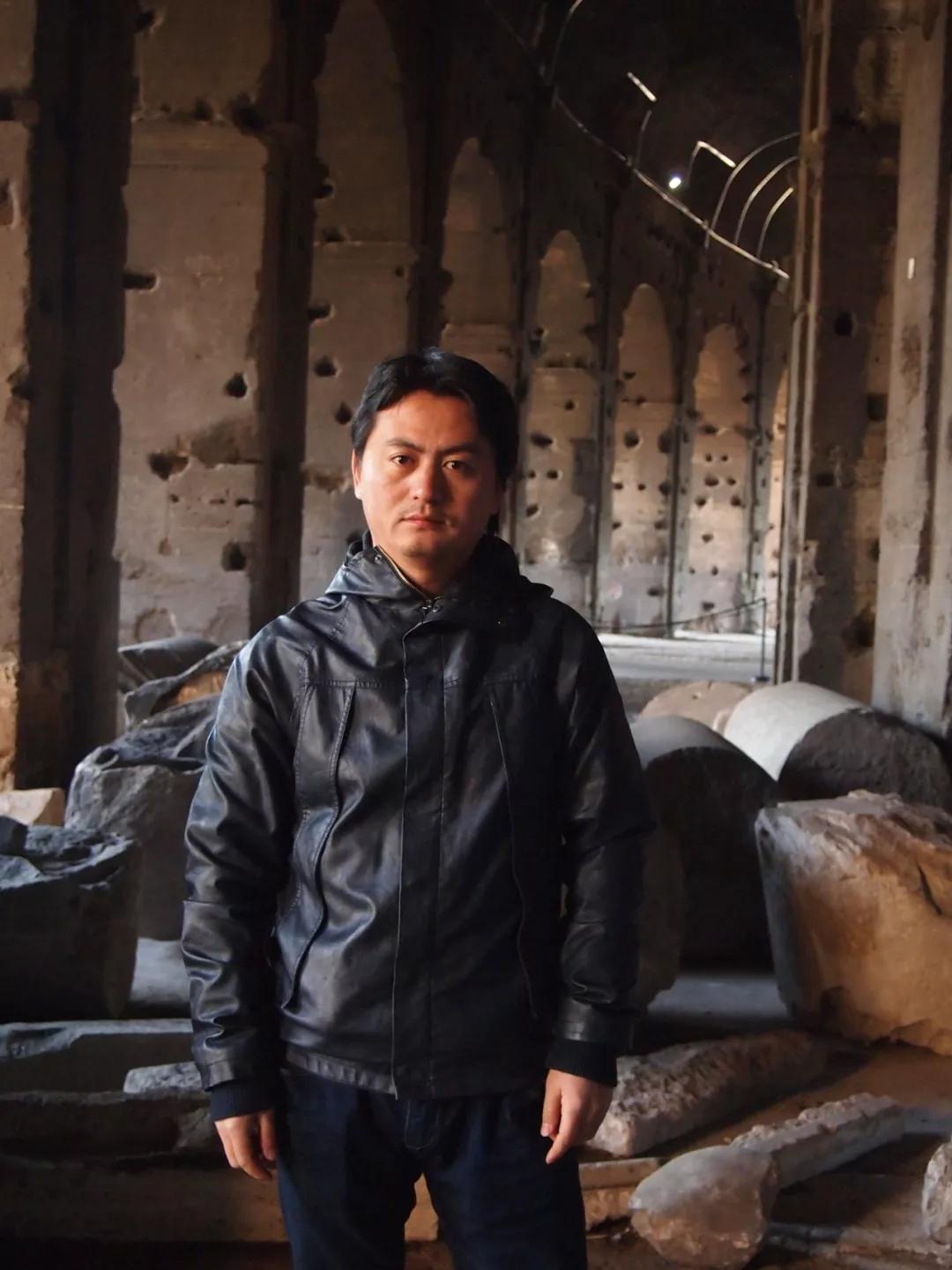 两个男人天天聊天到凌晨两三点,两个男人4小时谈话