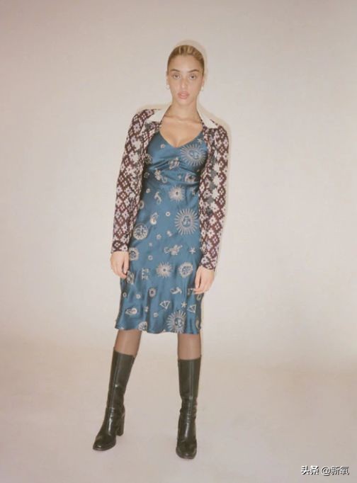 钟楚曦同款连衣裙丝绒,钟楚曦同款白色吊带连衣裙