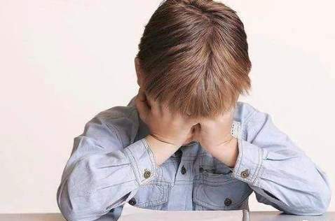 孩子有狐臭自卑怎么办,小孩有腋臭怎么沟通