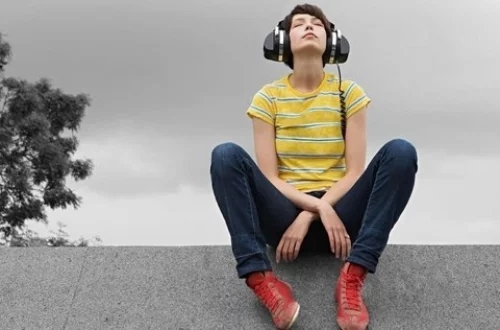 10大震撼心灵的经典背景音乐,50首好听的背景音乐名