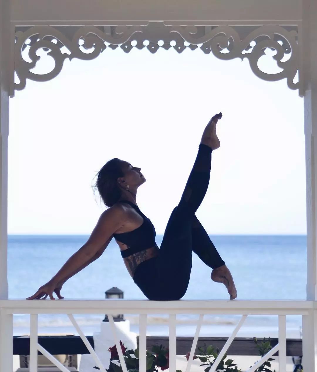 腹部扭转,练腹部动作可以促进肠胃蠕动吗