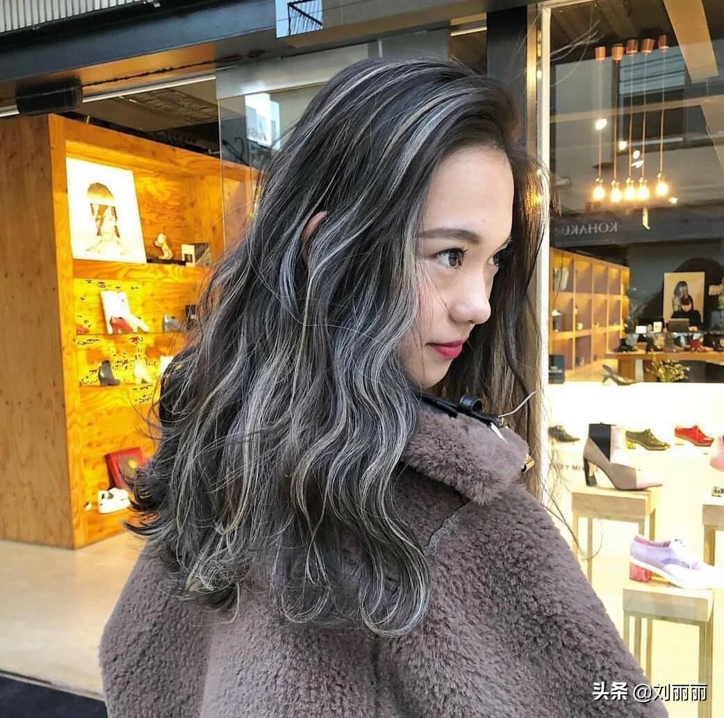 为什么染灰色一定要先漂头发