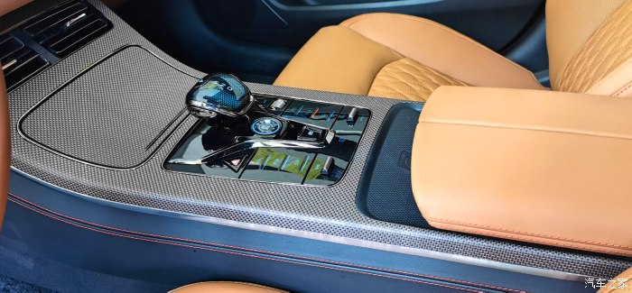 汉ev尊贵丹拿,汉ev5g丹拿版二手车