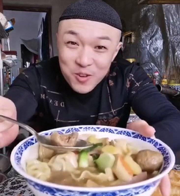 原神街溜子,街溜子代言传奇广告