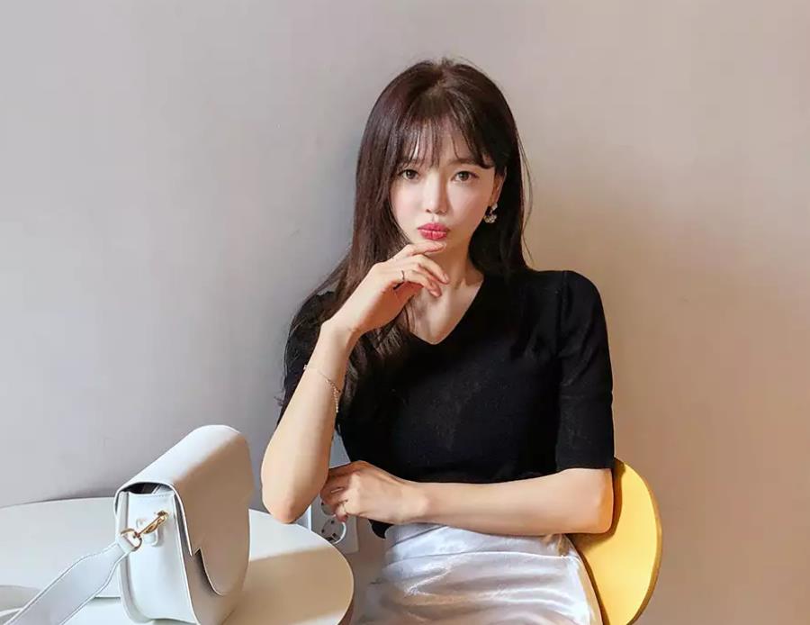 八字刘海怎么打理快速出门,出门刘海乱了