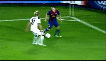 近几年退役的中场大师,巴塞罗那巅峰中场