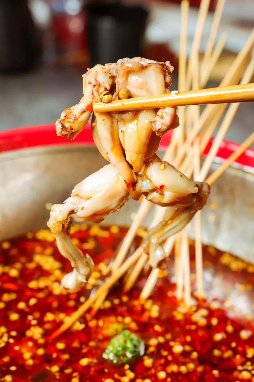 Wow~穿红衣就免单117！这家店到底什么来头！