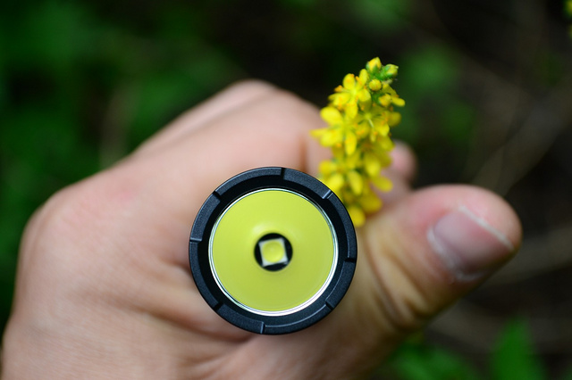 务本e10强光手电测评,务本a1手电筒评测