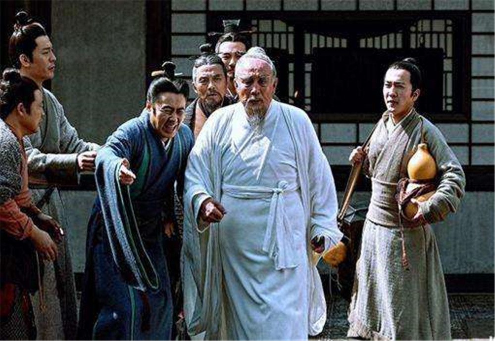 曹操的头痛怎么治,曹操的头疼病华佗能治好吧