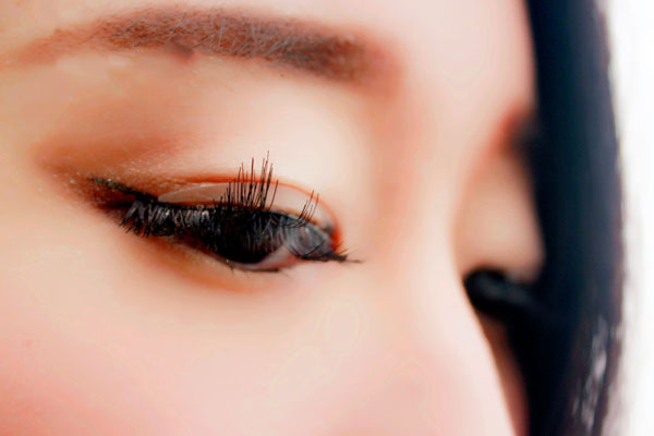 左眼眼皮一直跳动有什么征兆,眼皮一直跳预示什么疾病