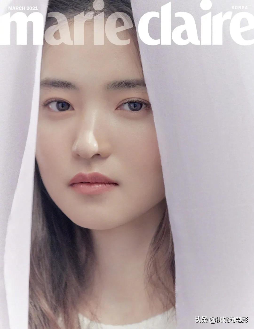 金泰梨杂志写真图文,女星金泰梨穿圣诞小鹿装跳舞