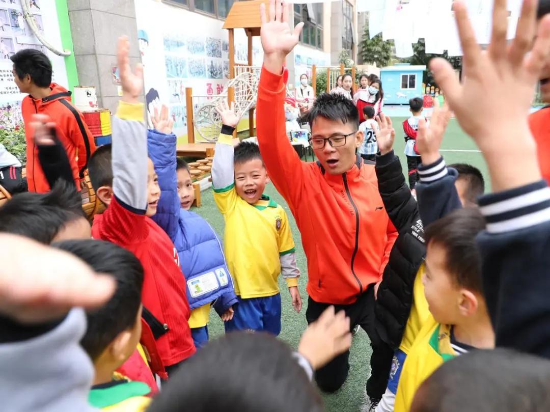 天团新成员,天团出道表演