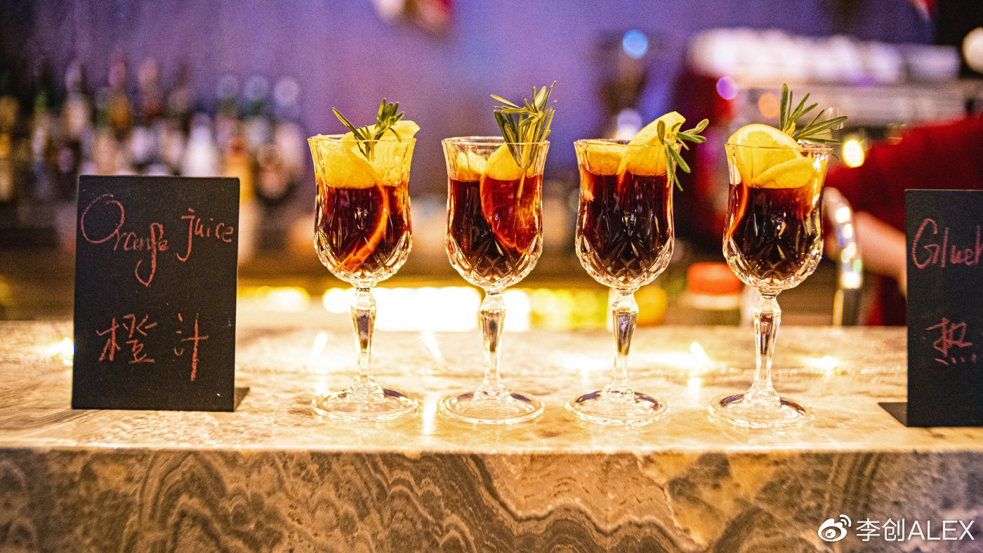 七工匠50mmf1.8镜头与55mmf1.05的区别,不到三千的旗舰机