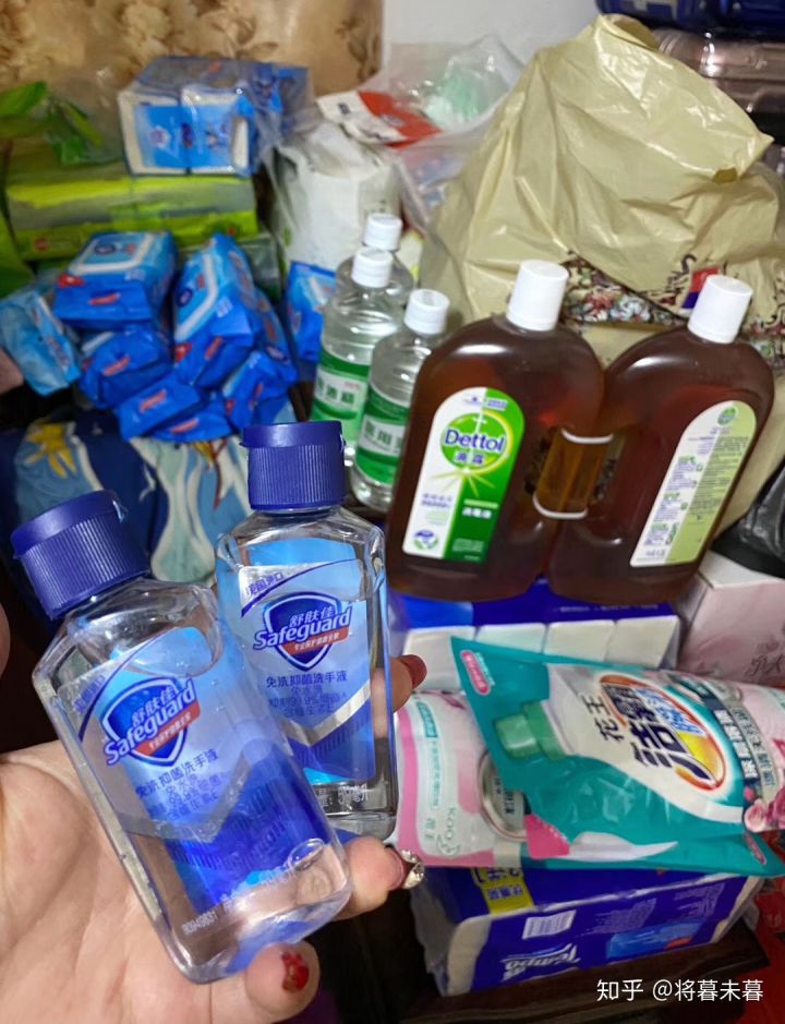 因新型肺炎封城/封小区，家庭应该储备物资的详细方案？